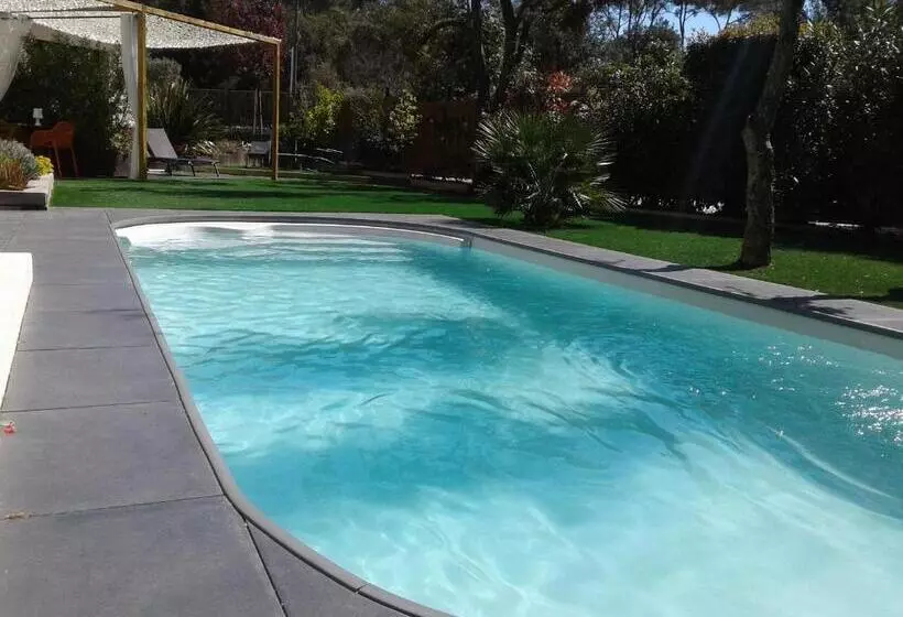 Aamiaismajoitus (B&B) Le Clos Des Barelles