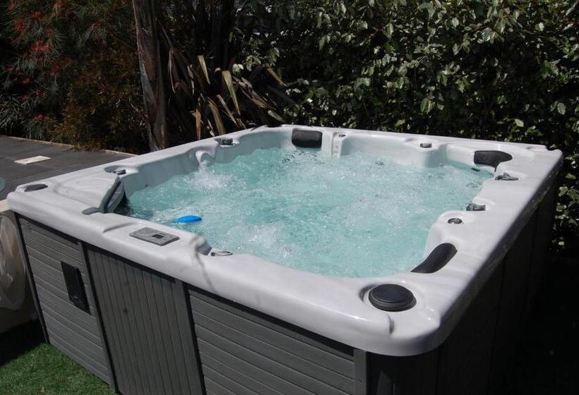 مبيت وإفطار Le Clos Des Barelles