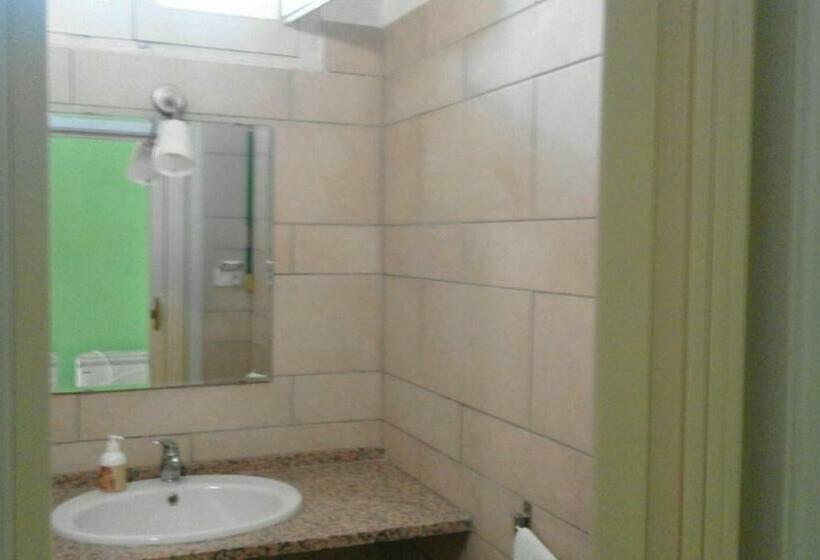 تختخواب و صبحانه Pescandora