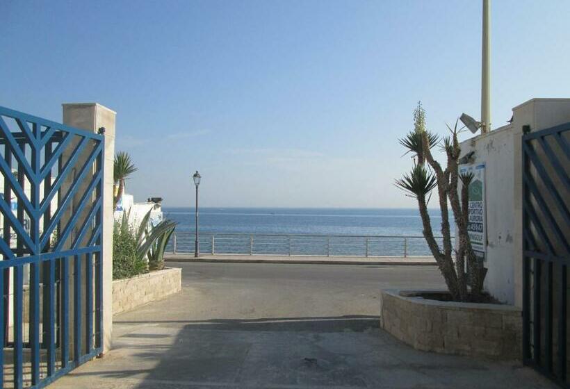 تختخواب و صبحانه Pescandora