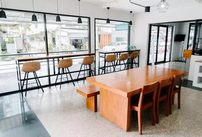 ホテル Baansuay Rattanathibet Apartment