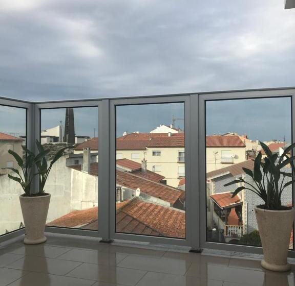 بنسيون Avenida