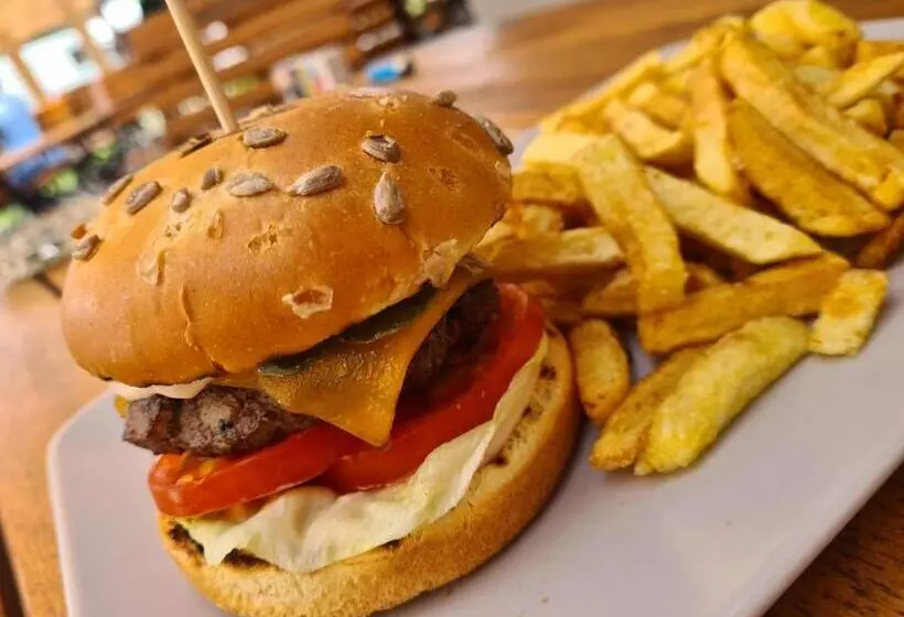 Majatalo Montana Resort Colibita