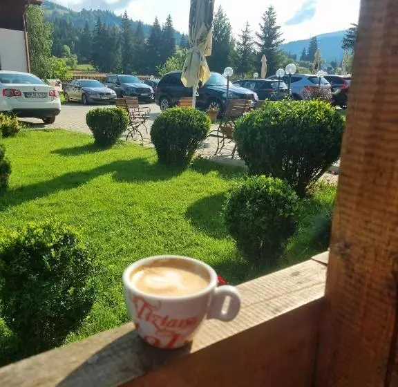 Majatalo Montana Resort Colibita