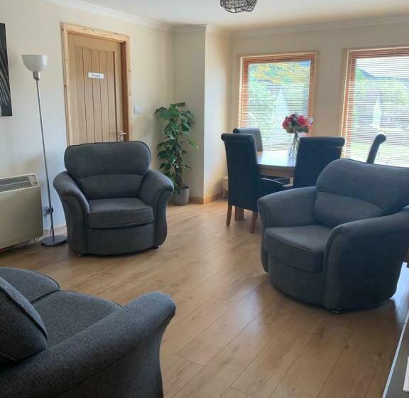 פנסיון No 52   Apartment With Lounge And Dining Area   No Kitchen