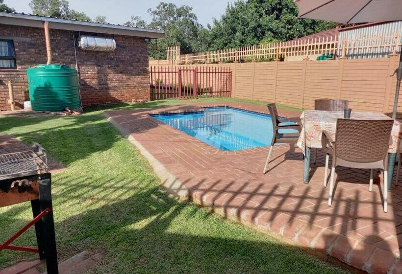 Пансион White Rose Guest House