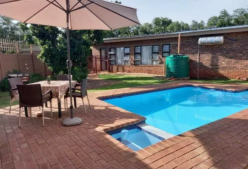 Majatalo White Rose Guest House