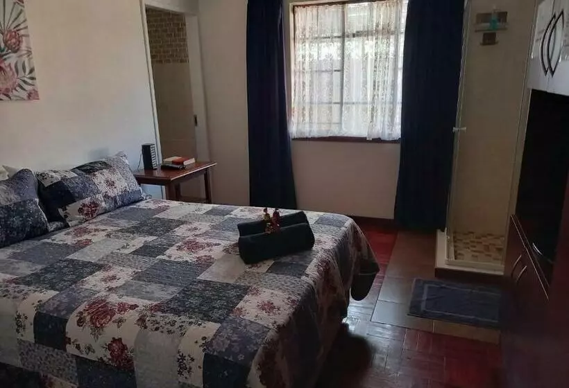 Majatalo White Rose Guest House