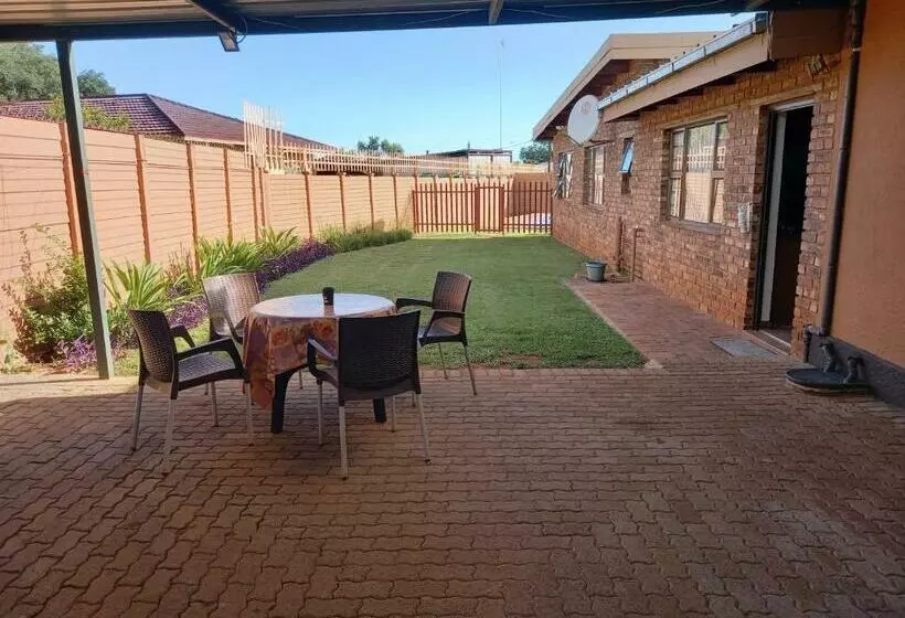 Majatalo White Rose Guest House