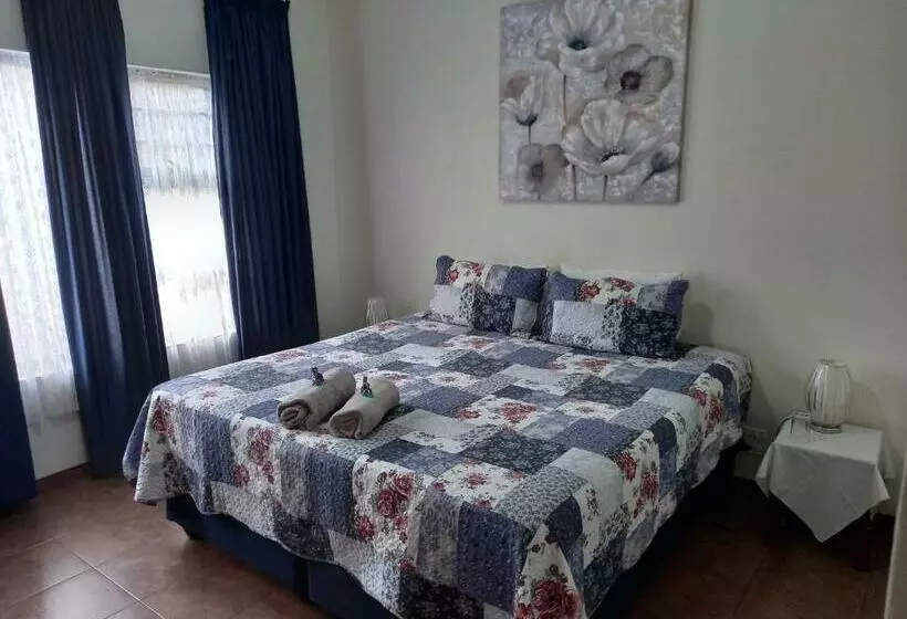 Majatalo White Rose Guest House