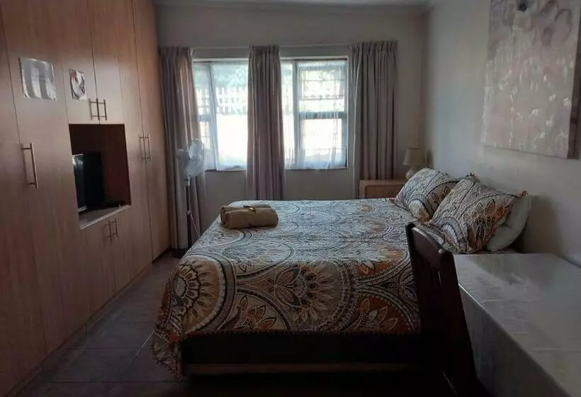 Majatalo White Rose Guest House