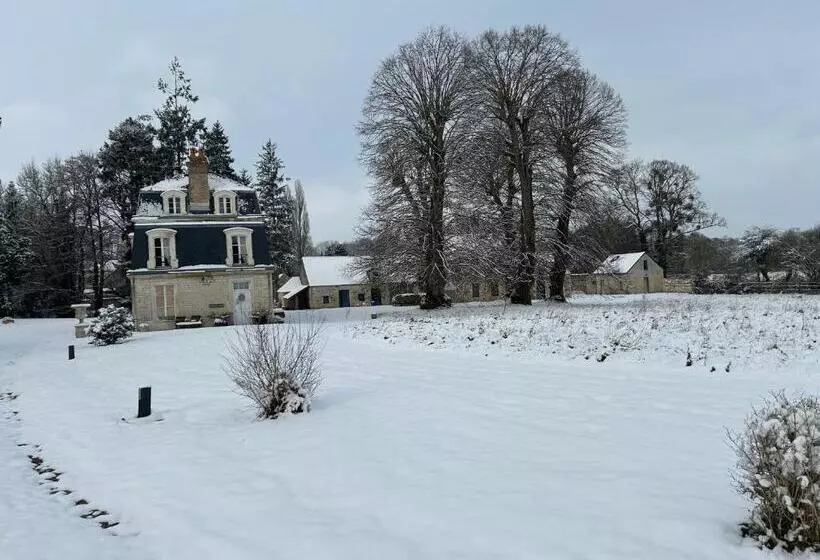 ベッドアンドブレックファースト Le Manoir Du Ribardon