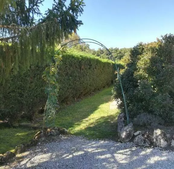 ベッドアンドブレックファースト Le Ti Roussat