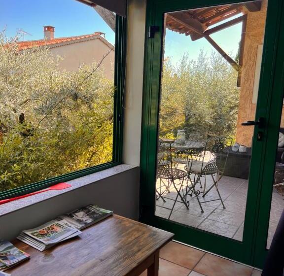 Пансион Halte En Provence