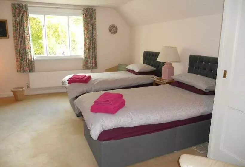 Aamiaismajoitus (B&B) Mayertorne Cottage