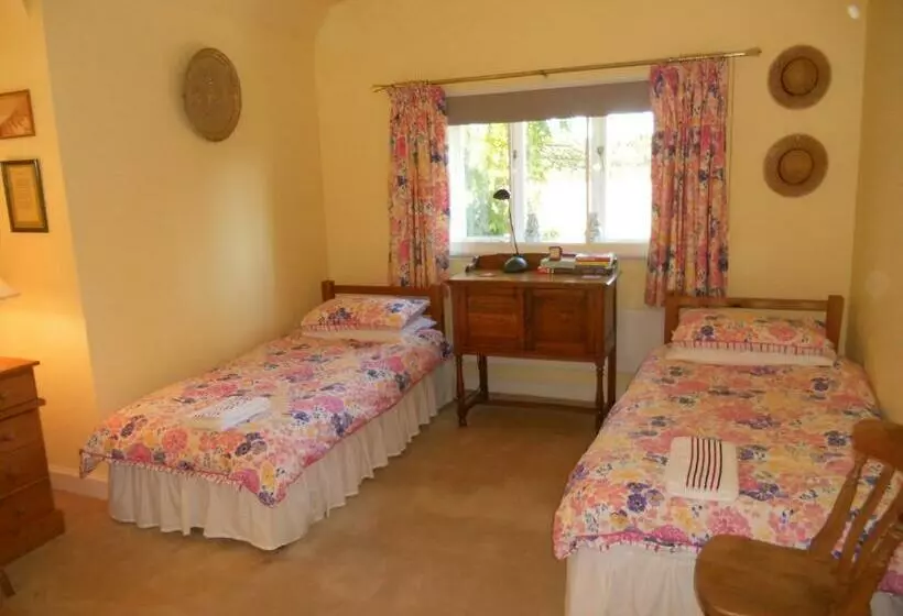 Aamiaismajoitus (B&B) Mayertorne Cottage