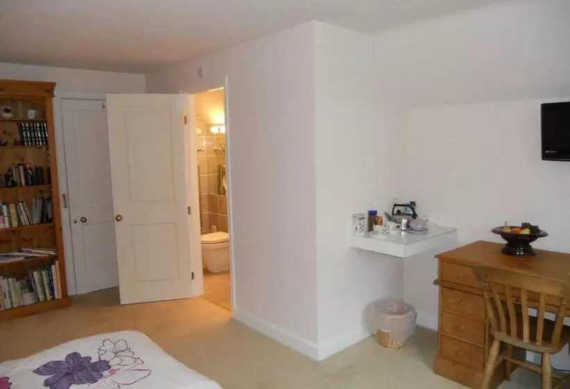 Aamiaismajoitus (B&B) Mayertorne Cottage