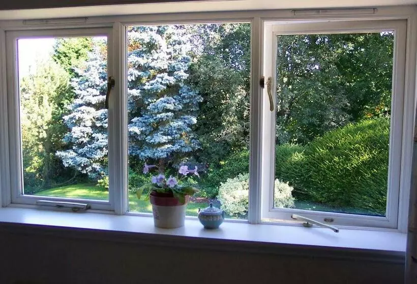 Aamiaismajoitus (B&B) Mayertorne Cottage