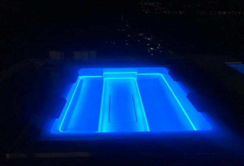 مبيت وإفطار Villa Silvi Piscina Sauna E Hot Tub