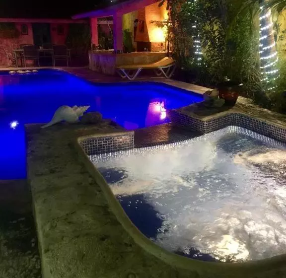 Hacienda Boutique B&b And Spa Solo Adultos