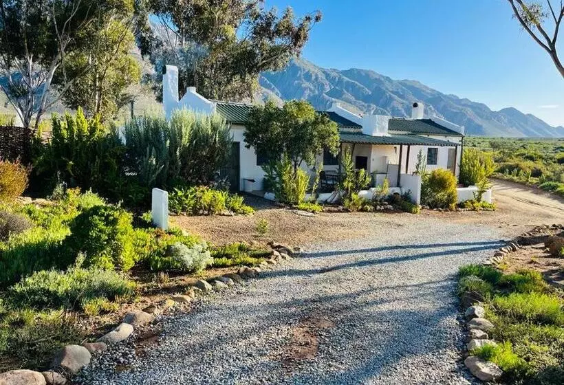 Hotelli 360on62 Farm Cottages