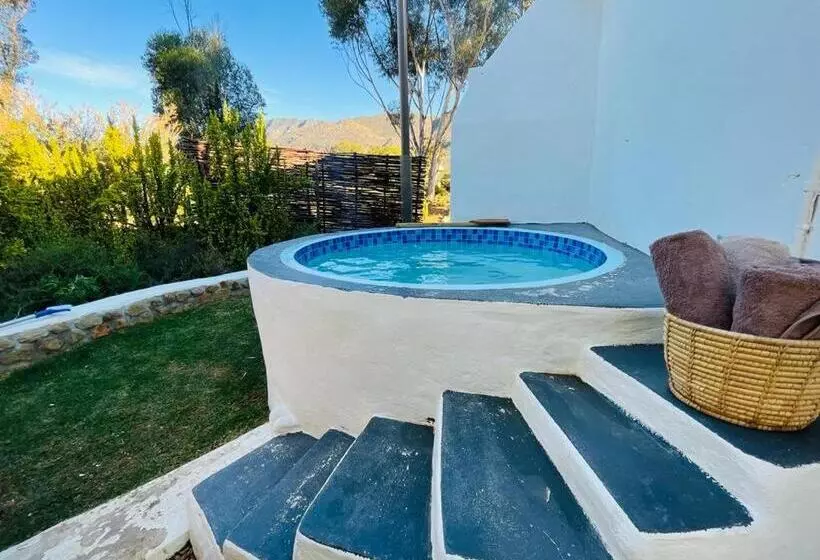 Hotelli 360on62 Farm Cottages