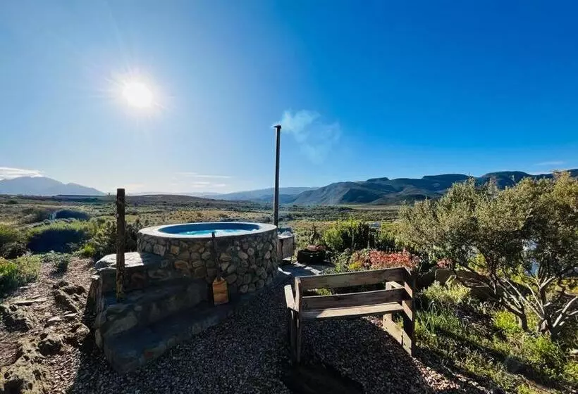 Hotelli 360on62 Farm Cottages