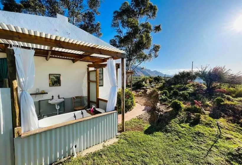 Hotelli 360on62 Farm Cottages