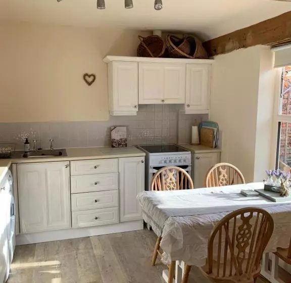ホテル Bramble Cottage At Waingrove Farm