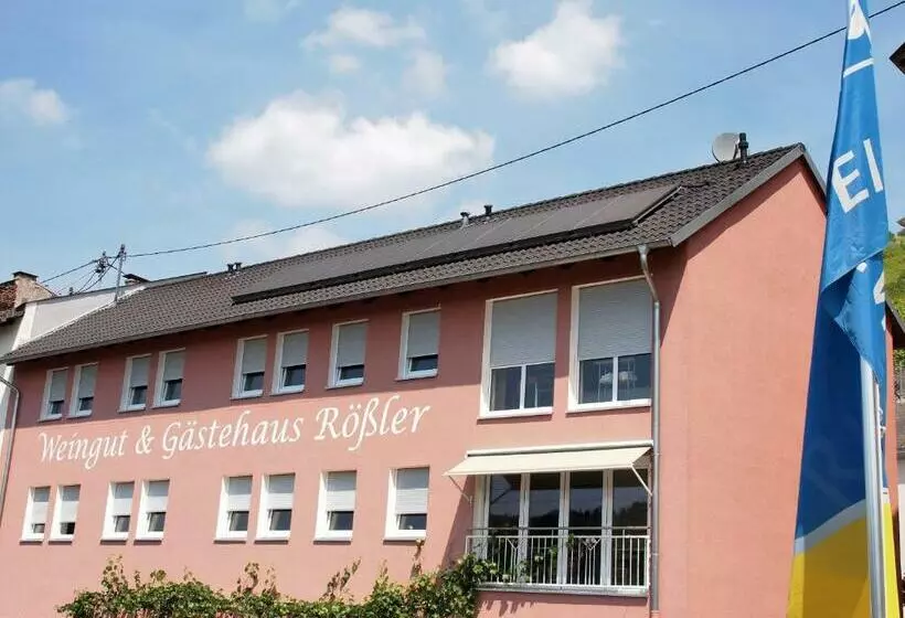 Hotelli Gastehaus Weingut Rossler