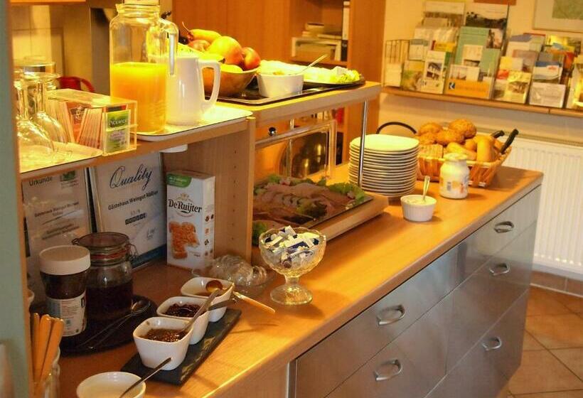 酒店 Gastehaus Weingut Rossler