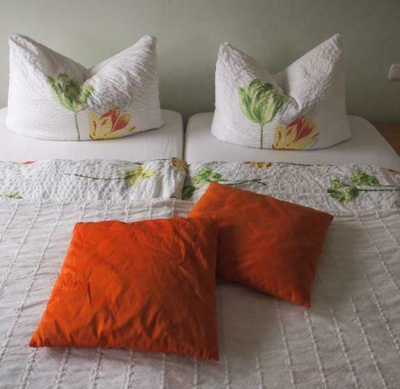 酒店 Gastehaus Weingut Rossler