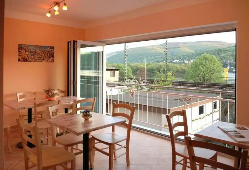 Hotelli Gastehaus Weingut Rossler