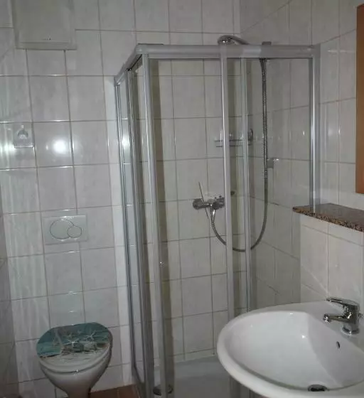 Hotelli Gastehaus Weingut Rossler