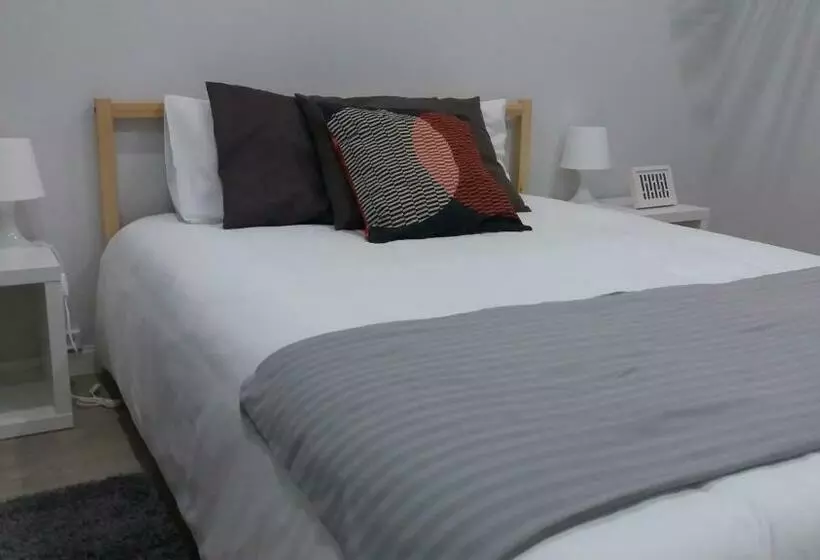 پانسیون Casa Pirosa