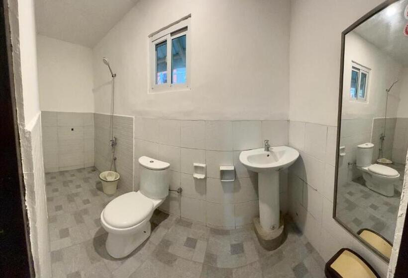 Alberg Hill Myna Beach Cottages