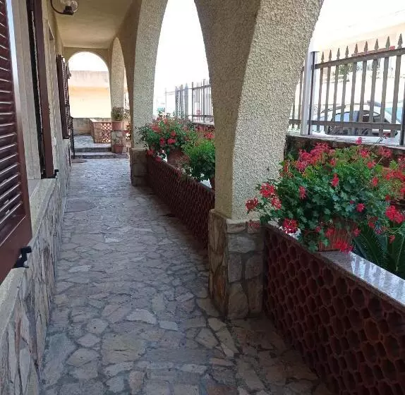 Aamiaismajoitus (B&B) Etesia