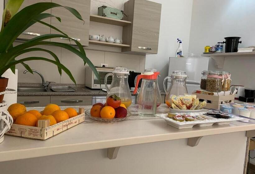 تختخواب و صبحانه Etesia