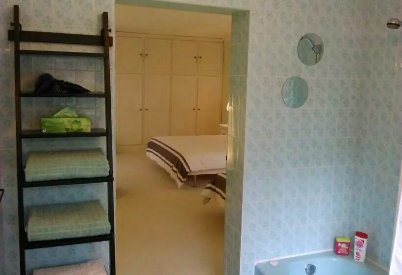 Aamiaismajoitus (B&B) Maison D Hôtes Les Beaux Chenes