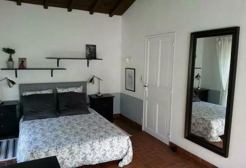 Aamiaismajoitus (B&B) Maison D Hôtes Les Beaux Chenes