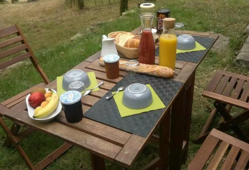 Aamiaismajoitus (B&B) Maison D Hôtes Les Beaux Chenes