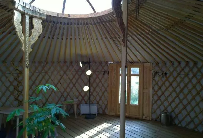 Aamiaismajoitus (B&B) Maison D Hôtes Les Beaux Chenes