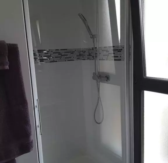 Aamiaismajoitus (B&B) Villa Vi Lyon Est Chambres D Hôtes