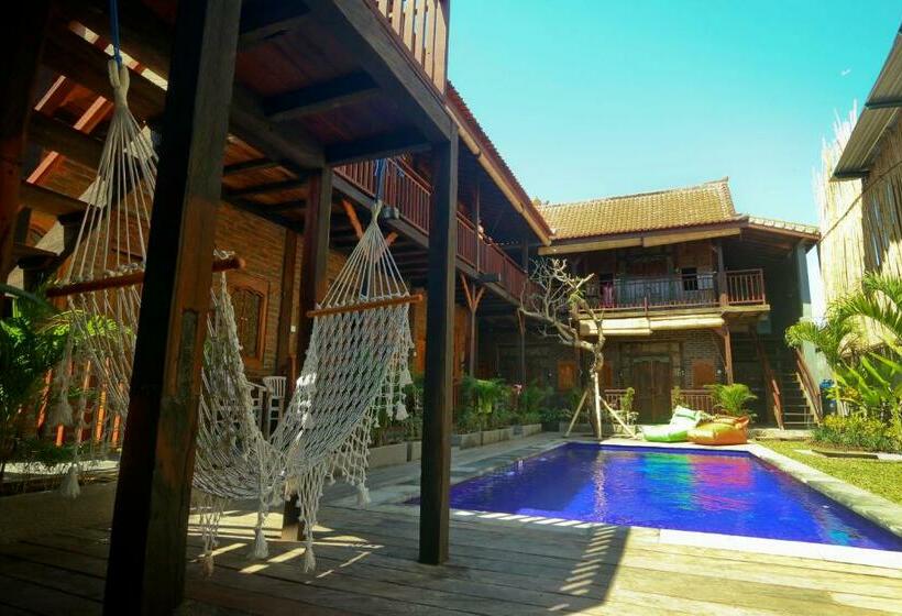 Tropical Canggu Hostel