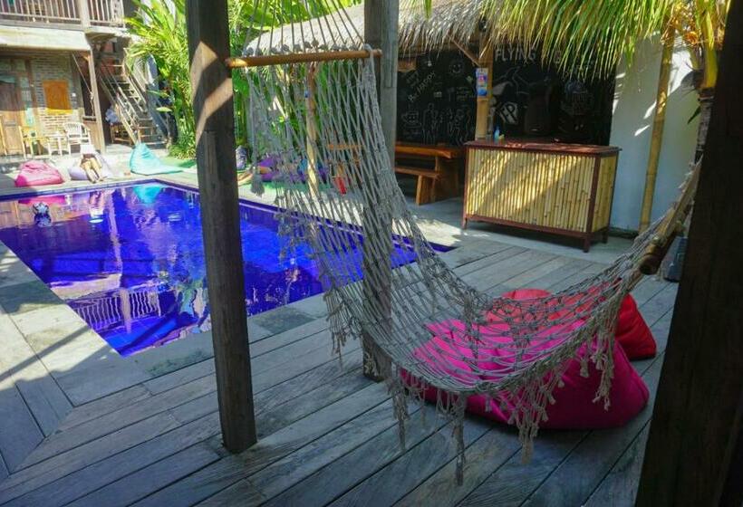 Tropical Canggu Hostel