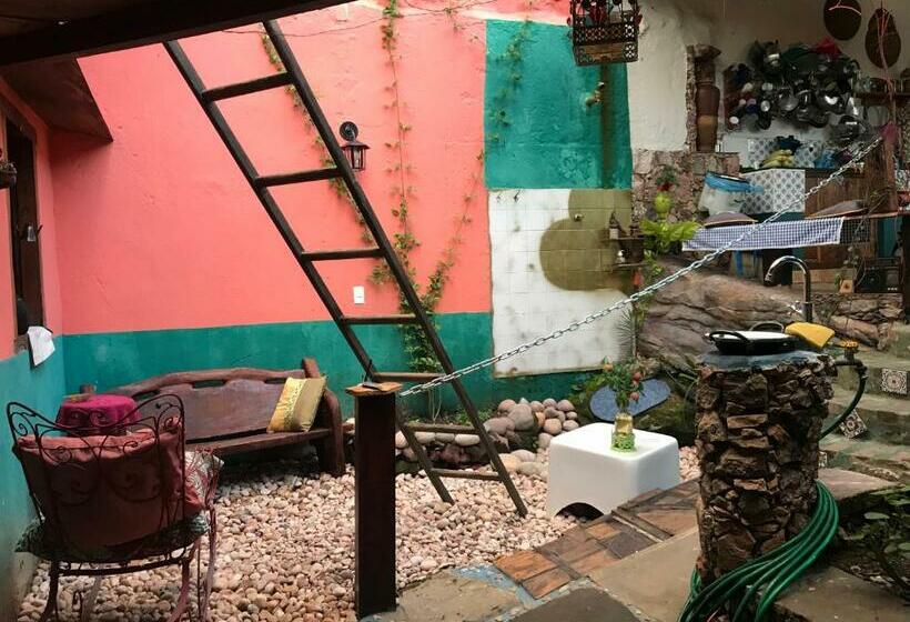 Casa De Retalhos Boutique Albergue, Casaril Histórico, Com 5 Suítes Individuais E Cozinha Coletiva