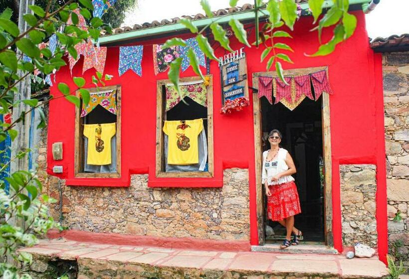Casa De Retalhos Boutique Albergue, Casaril Histórico, Com 5 Suítes Individuais E Cozinha Coletiva