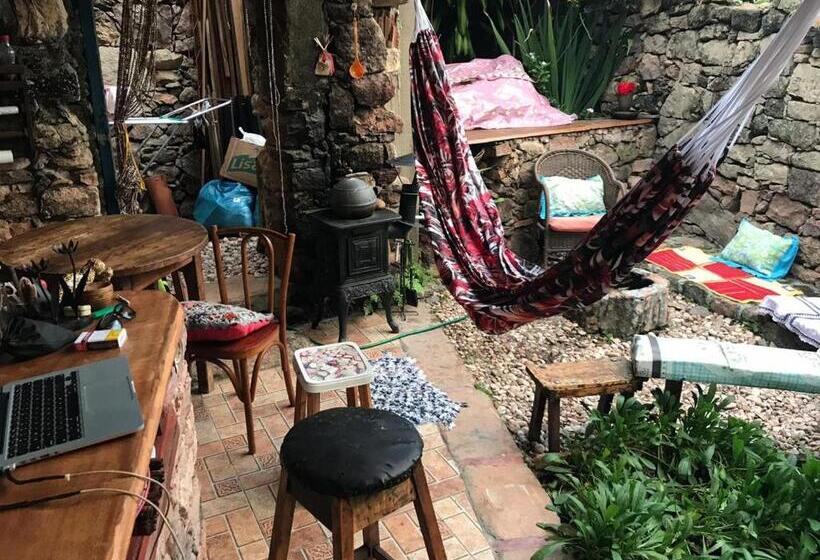 Casa De Retalhos Boutique Albergue, Casaril Histórico, Com 5 Suítes Individuais E Cozinha Coletiva