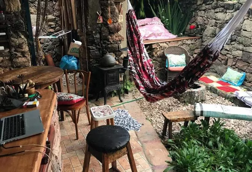Casa De Retalhos Boutique Albergue, Casaril Histórico, Com 5 Suítes Individuais E Cozinha Coletiva