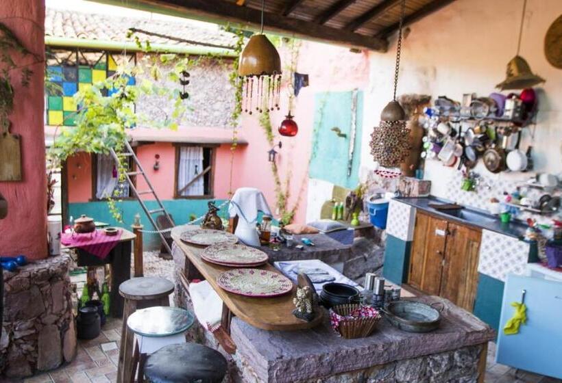Casa De Retalhos Boutique Albergue, Casaril Histórico, Com 5 Suítes Individuais E Cozinha Coletiva